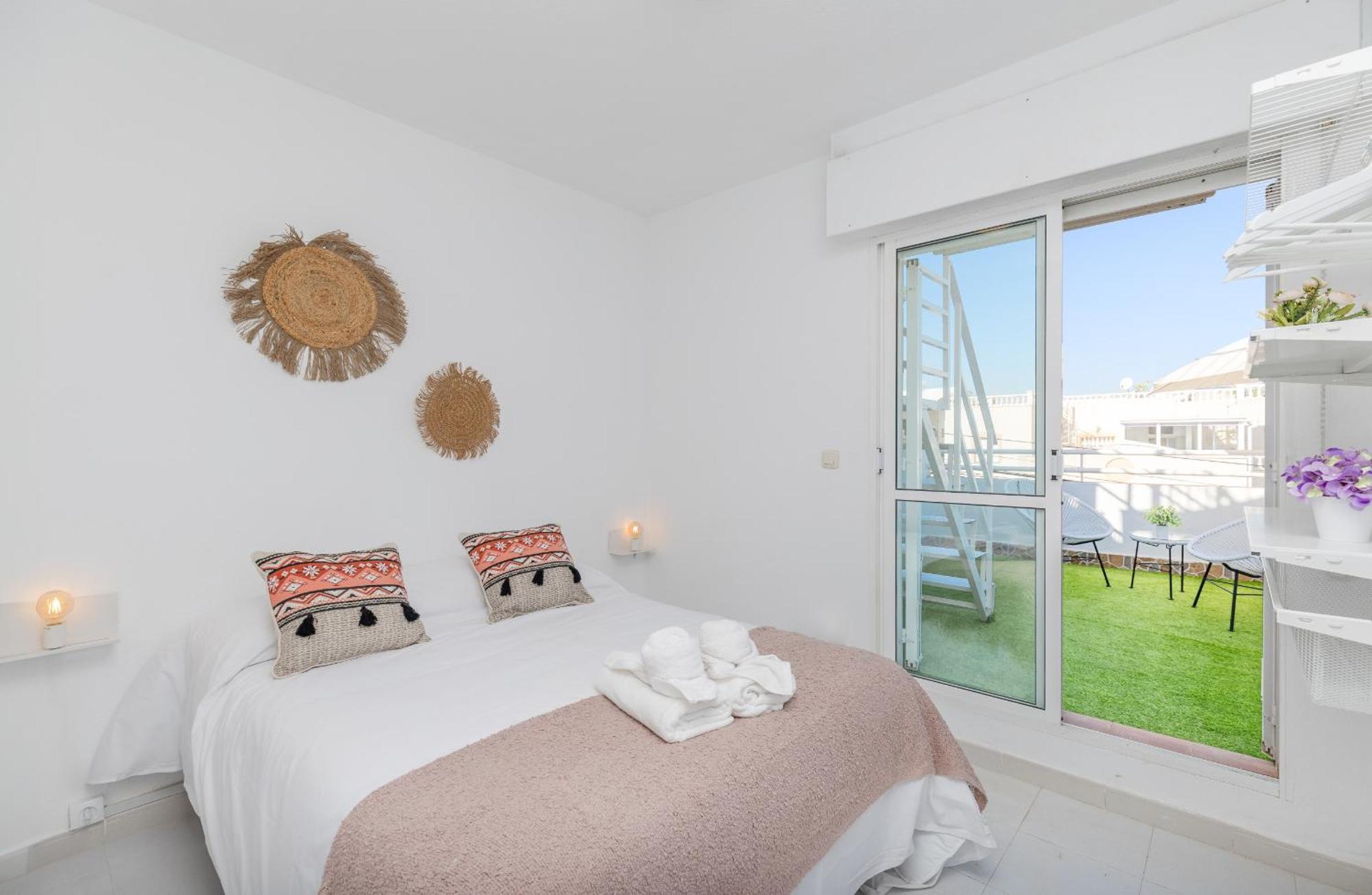 Blue Lagoon By Fidalsa Torrevieja Exterior photo